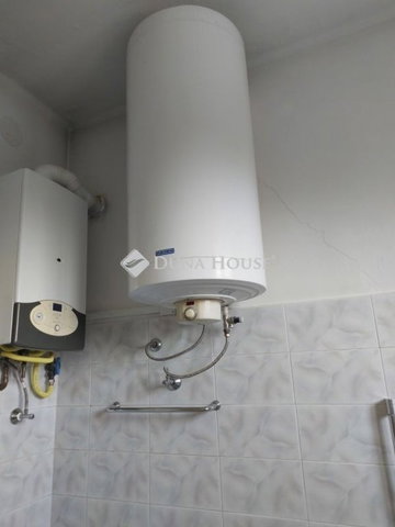 Eladó téglalakás, Pétfürdőn 58 M Ft, 4 szobás