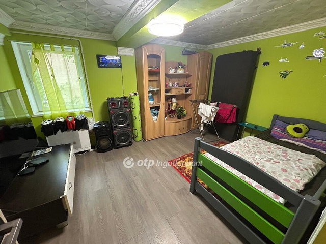 Eladó családi ház, Bárándon 9.8 M Ft, 2 szobás