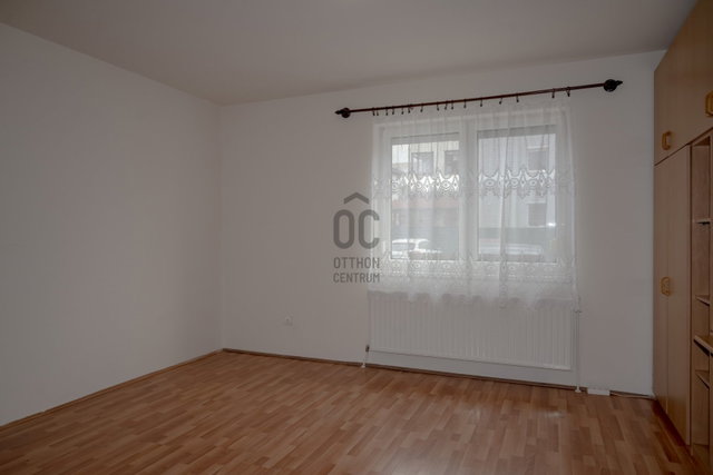 Eladó téglalakás, Nyíregyházán 34 M Ft, 1 szobás