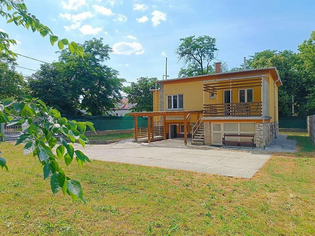 Eladó családi ház, Budapesten, X. kerületben 254 M Ft, 7 szobás