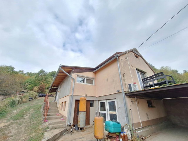 Eladó családi ház, Komlón, Hízlalda utcában 22.9 M Ft