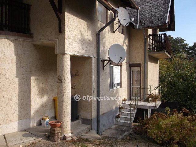 Eladó családi ház, Gyöngyösön 109 M Ft, 6 szobás