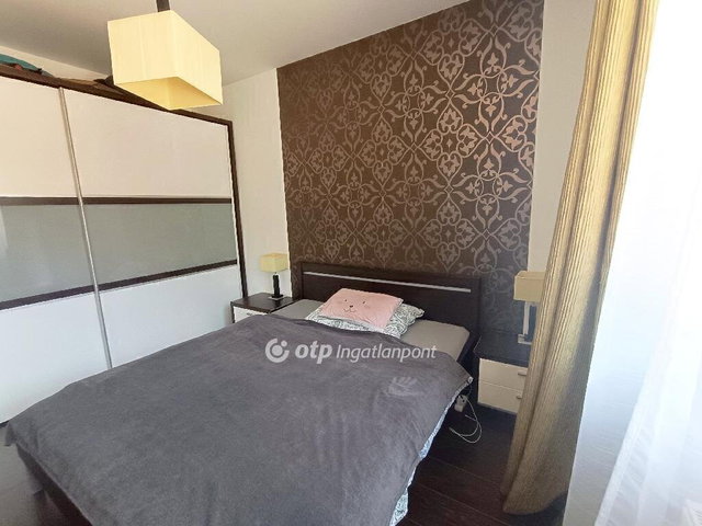 Eladó téglalakás, Szigetszentmiklóson 65 M Ft, 2 szobás