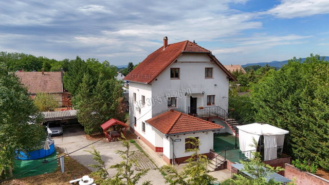 Eladó családi ház, Csörögön 99.99 M Ft, 4+1 szobás