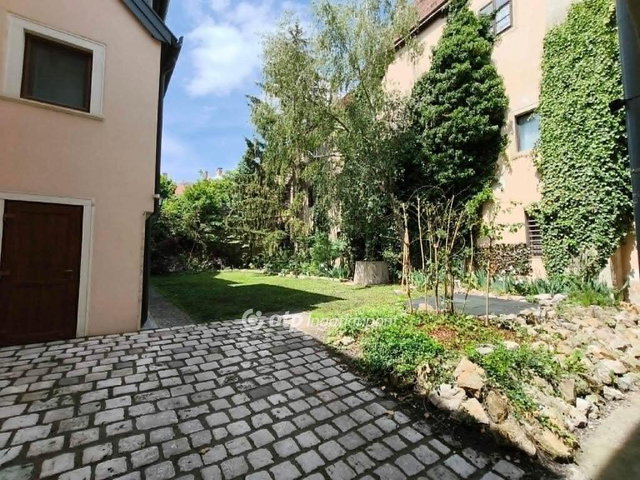 Eladó téglalakás, Sopronban 39.9 M Ft, 1 szobás