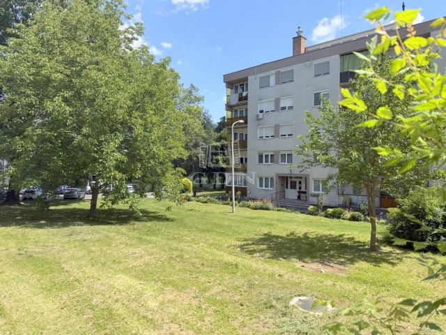 Eladó panellakás, Zalaegerszegen 62.9 M Ft, 3 szobás