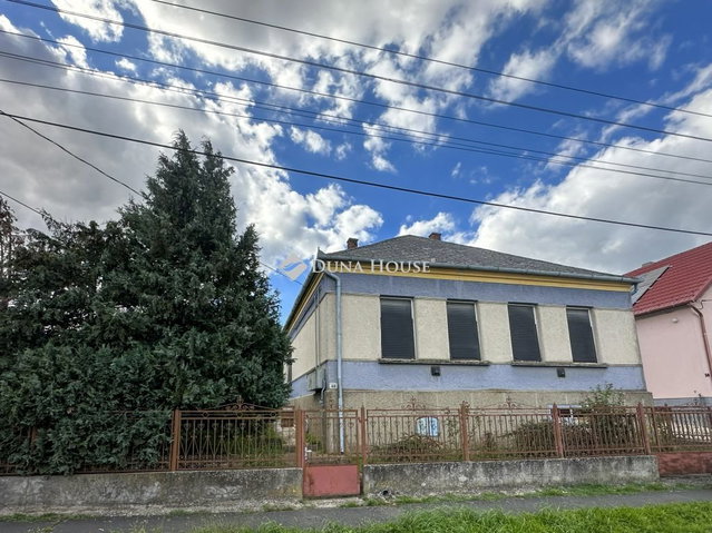 Eladó családi ház, Eszteregnyén 45.9 M Ft, 5 szobás