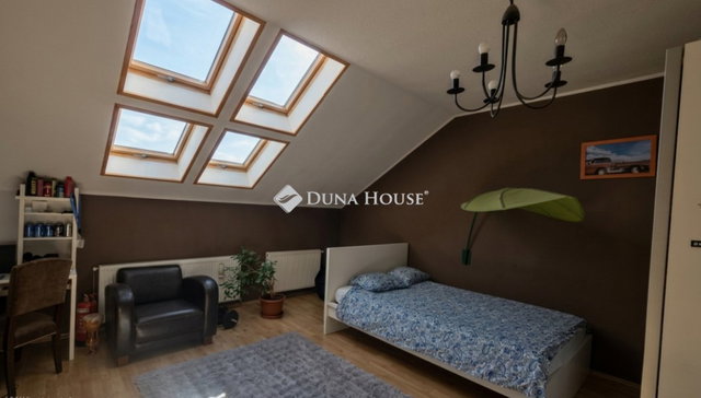 Eladó családi ház, Budapesten, XVI. kerületben 149.9 M Ft