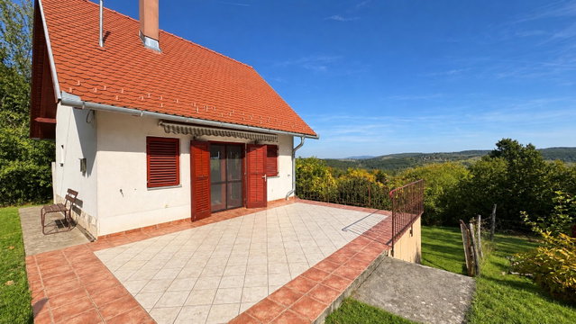 Eladó családi ház, Orfűn 49.9 M Ft, 1 szobás