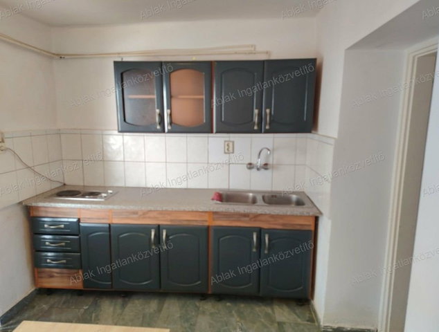Eladó családi ház, Kecskeméten 29.9 M Ft, 2 szobás