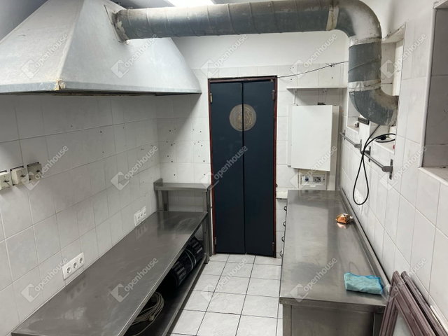 Eladó üzlethelyiség, Almásfüzitőn 59 M Ft, 5 szobás