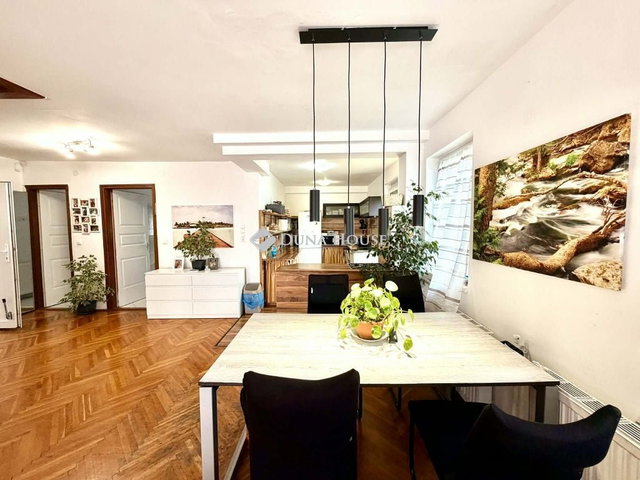 Eladó családi ház, Szentendrén 119.9 M Ft, 3 szobás