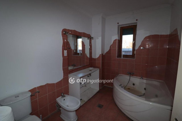 Eladó családi ház, Ráckevén 74.9 M Ft, 6 szobás