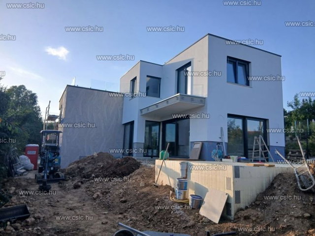 Eladó családi ház, Nagykovácsiban 359 M Ft, 5 szobás