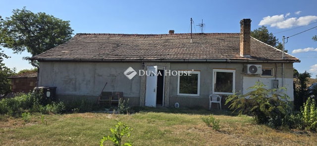 Eladó családi ház, Vajtán 15 M Ft, 4 szobás