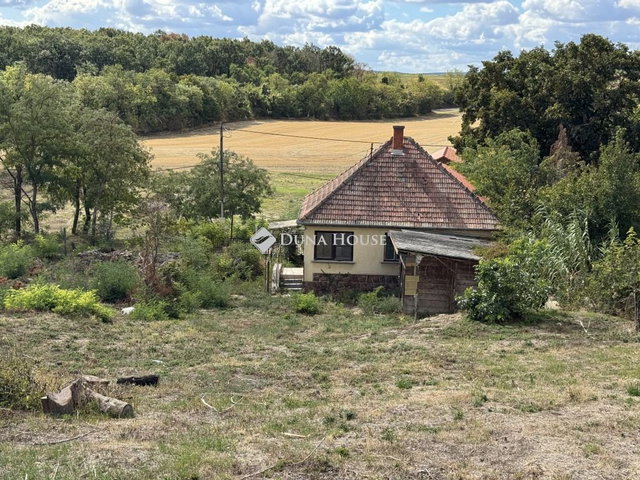 Eladó családi ház, Pannonhalmán 33.49 M Ft, 2 szobás