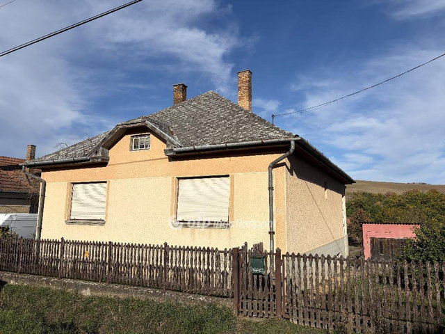 Eladó családi ház, Szécsényfelfalun 13.49 M Ft, 3 szobás