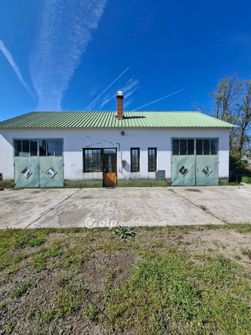 Eladó ipari ingatlan, Szabadszálláson 29.8 M Ft