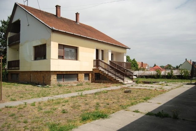 Eladó családi ház, Taksonyon 105 M Ft, 4 szobás