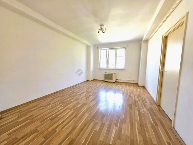 Eladó téglalakás, Vácon 68.9 M Ft, 2 szobás