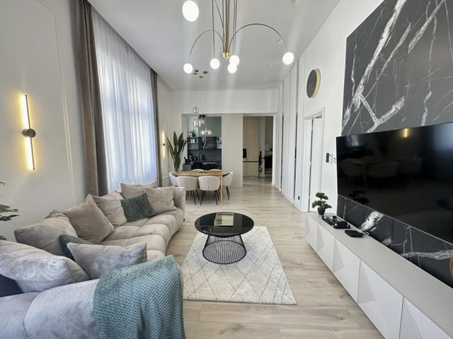 Kiadó téglalakás, albérlet, Budapesten, V. kerületben, 4 szobás