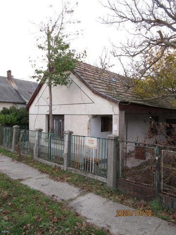 Eladó családi ház, Mohán 21.72 M Ft, 2 szobás