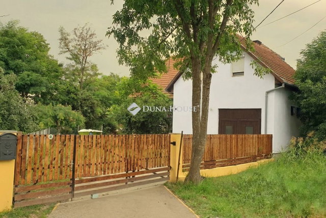 Eladó családi ház, Békésen 35 M Ft, 8 szobás