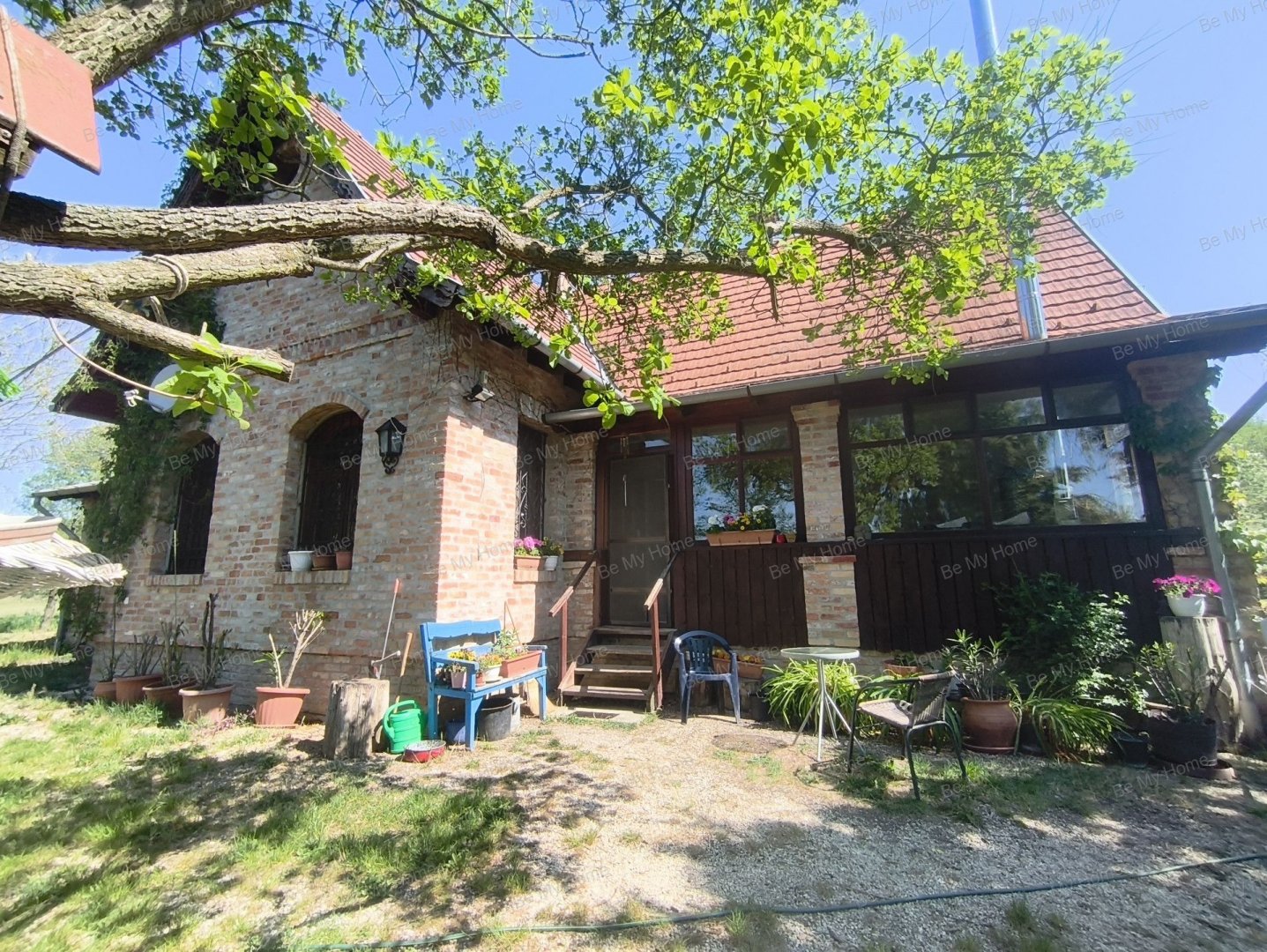 6 bed · 194m² · 279.900.000 ft