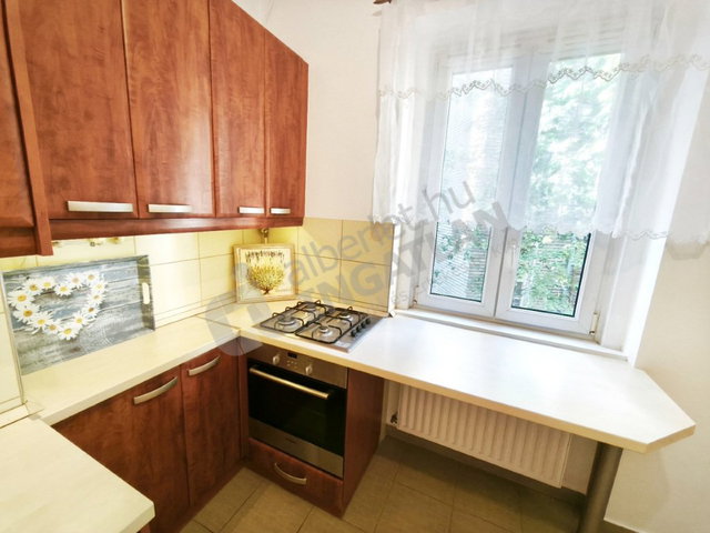 Kiadó téglalakás, albérlet, XIV. kerületben, Varsó utcában