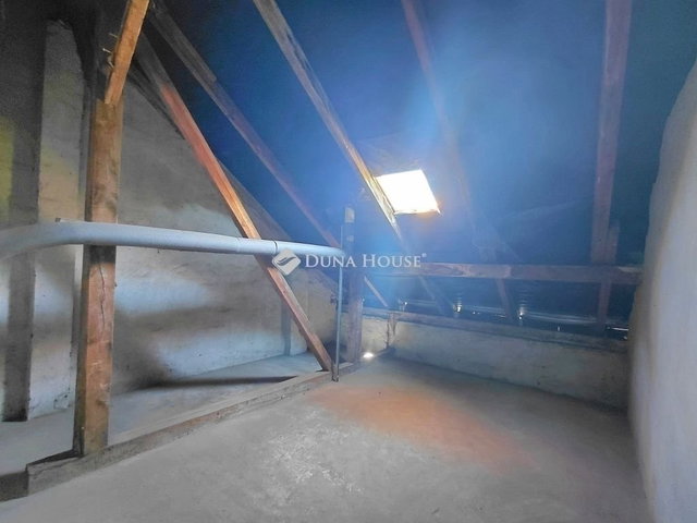 Eladó téglalakás, Szegeden 12 M Ft, 1 szobás