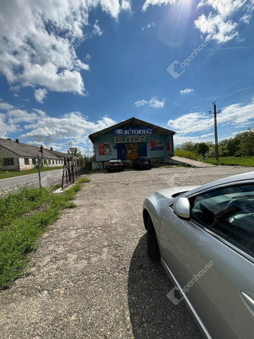 Eladó üzlethelyiség, Tatabányán 240 M Ft / költözzbe.hu
