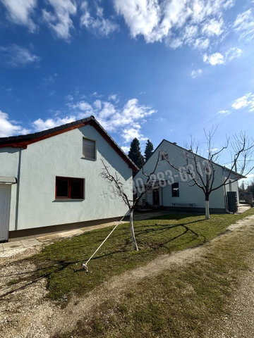 Eladó családi ház, Balatonszárszón 98.5 M Ft, 4 szobás