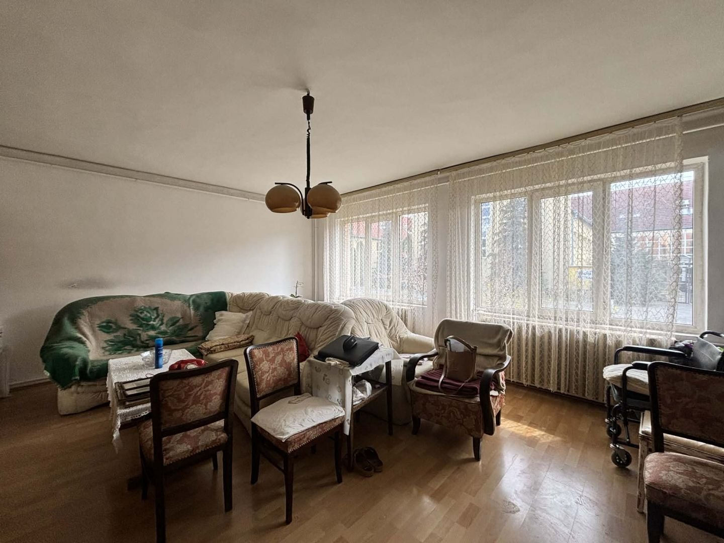 6 bed · 198m² · 72.000.000 ft
