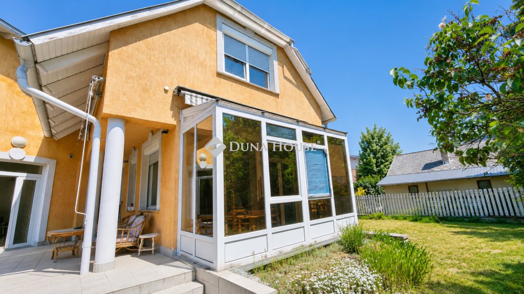 6 bed · 280m² · 148.000.000 ft