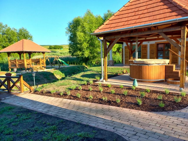 Eladó hotel, Gagyapátin 260 M Ft, 6 szobás / költözzbe.hu