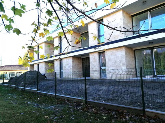 Eladó téglalakás, Zamárdiban 180.97 M Ft, 4 szobás