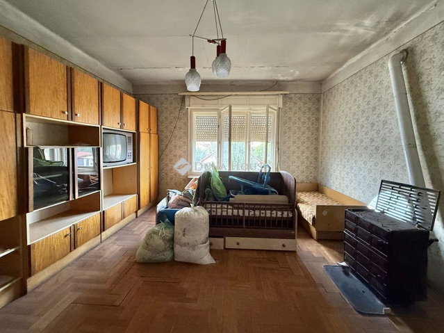 Eladó családi ház, Pakson, Györkönyi utcában 52 M Ft, 4 szobás