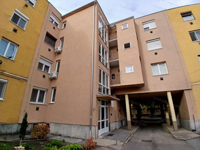 Eladó téglalakás, Cegléden 44.9 M Ft, 2 szobás