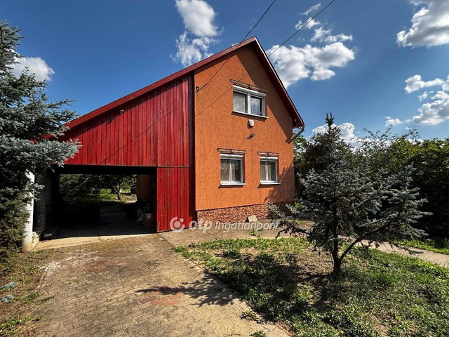 Eladó családi ház, Orosházán 26 M Ft, 2 szobás