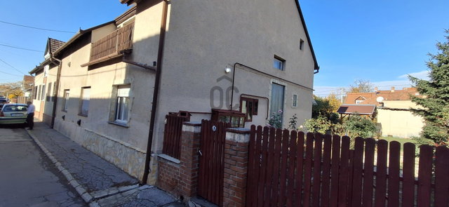 Eladó ikerház, Pécsett 58 M Ft, 4 szobás / költözzbe.hu