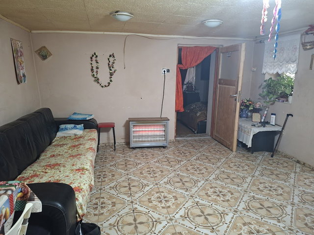 Eladó családi ház, Gyulajon 9.99 M Ft, 2 szobás