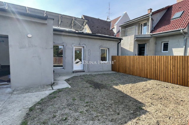 Eladó családi ház, Kecskeméten 59.9 M Ft, 2 szobás
