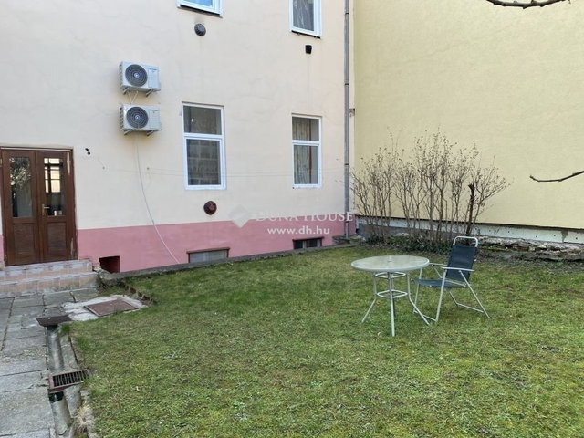 Eladó téglalakás, Pécsett 65.49 M Ft, 3 szobás