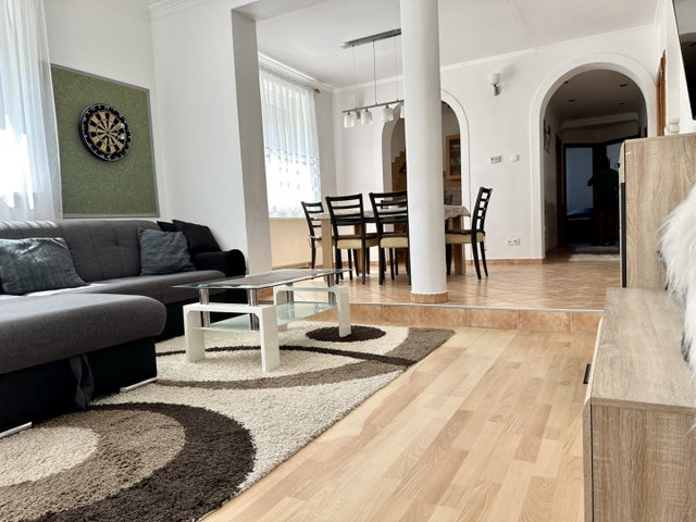 Eladó családi ház, Enesén 99 M Ft, 4 szobás