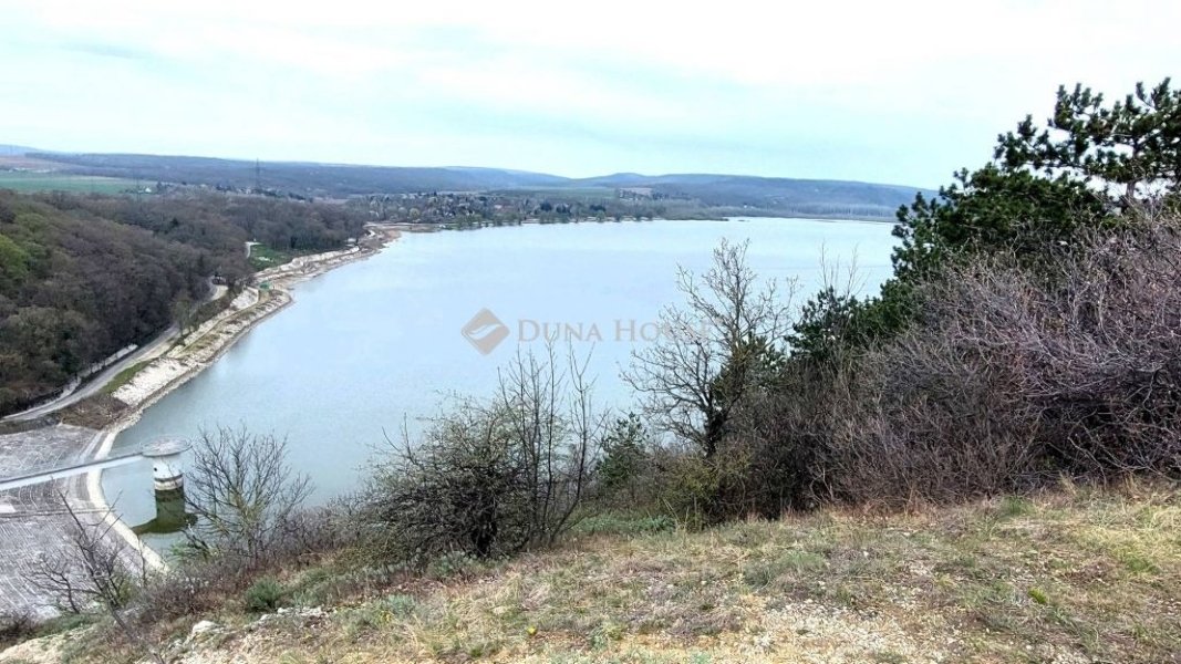 6728m² · 39.500.000 ft