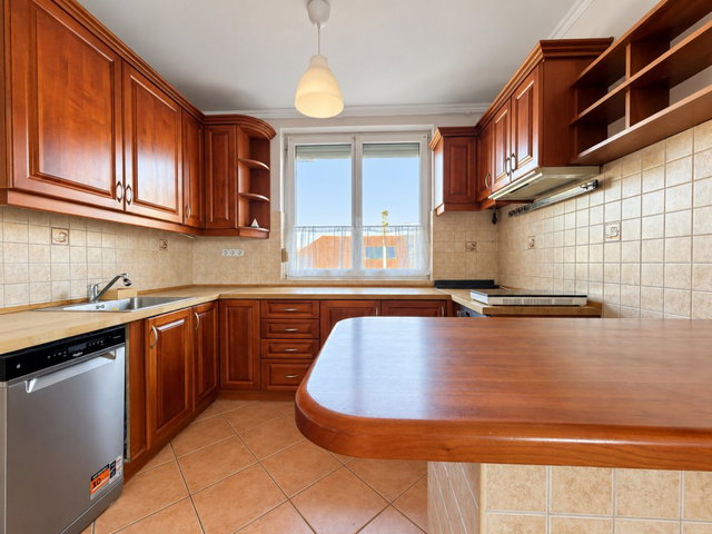 Eladó téglalakás, Budapesten, XX. kerületben 83.5 M Ft, 4 szobás