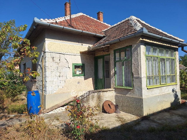 Eladó családi ház, Öcsödön 9.9 M Ft, 2 szobás