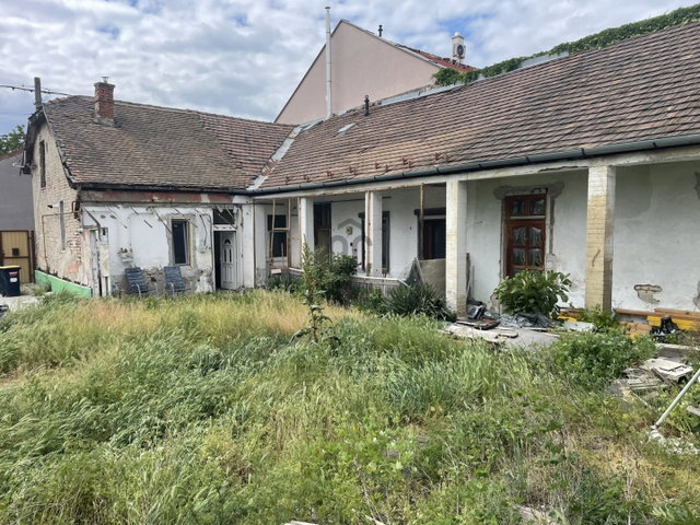 Eladó családi ház, Budapesten, XV. kerületben, Oroszlán utcában