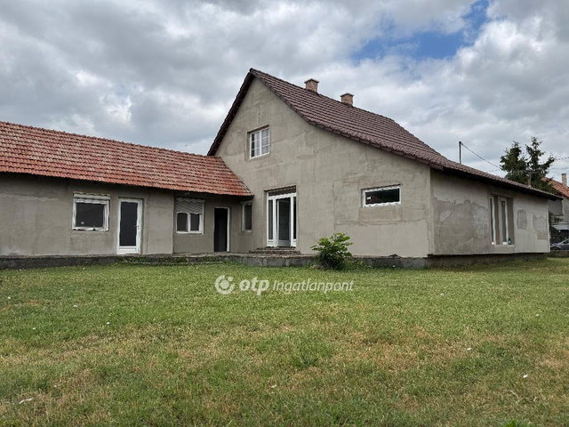 Eladó családi ház, Forráskúton 44 M Ft, 5 szobás