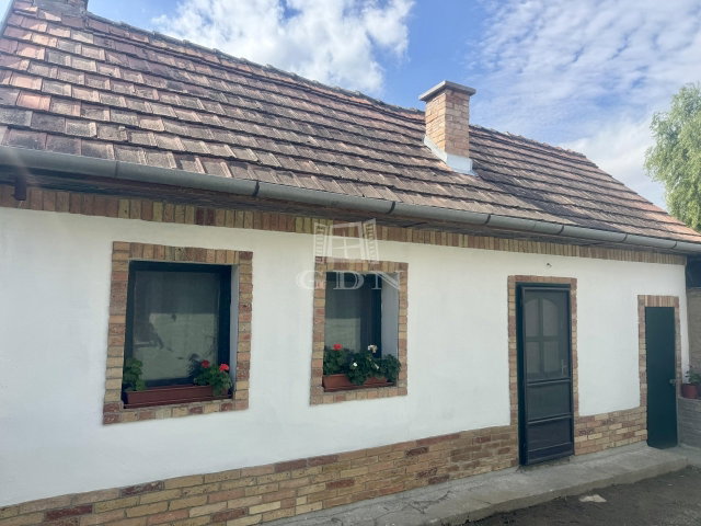 Eladó családi ház, Pócsán 25.5 M Ft, 3 szobás